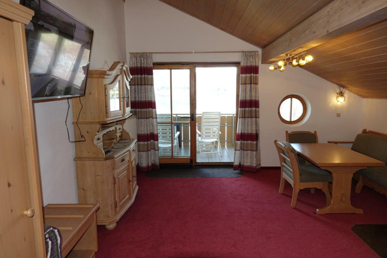 Gaestehaus Guggomos "Hopfen Am See" Фюссен Экстерьер фото